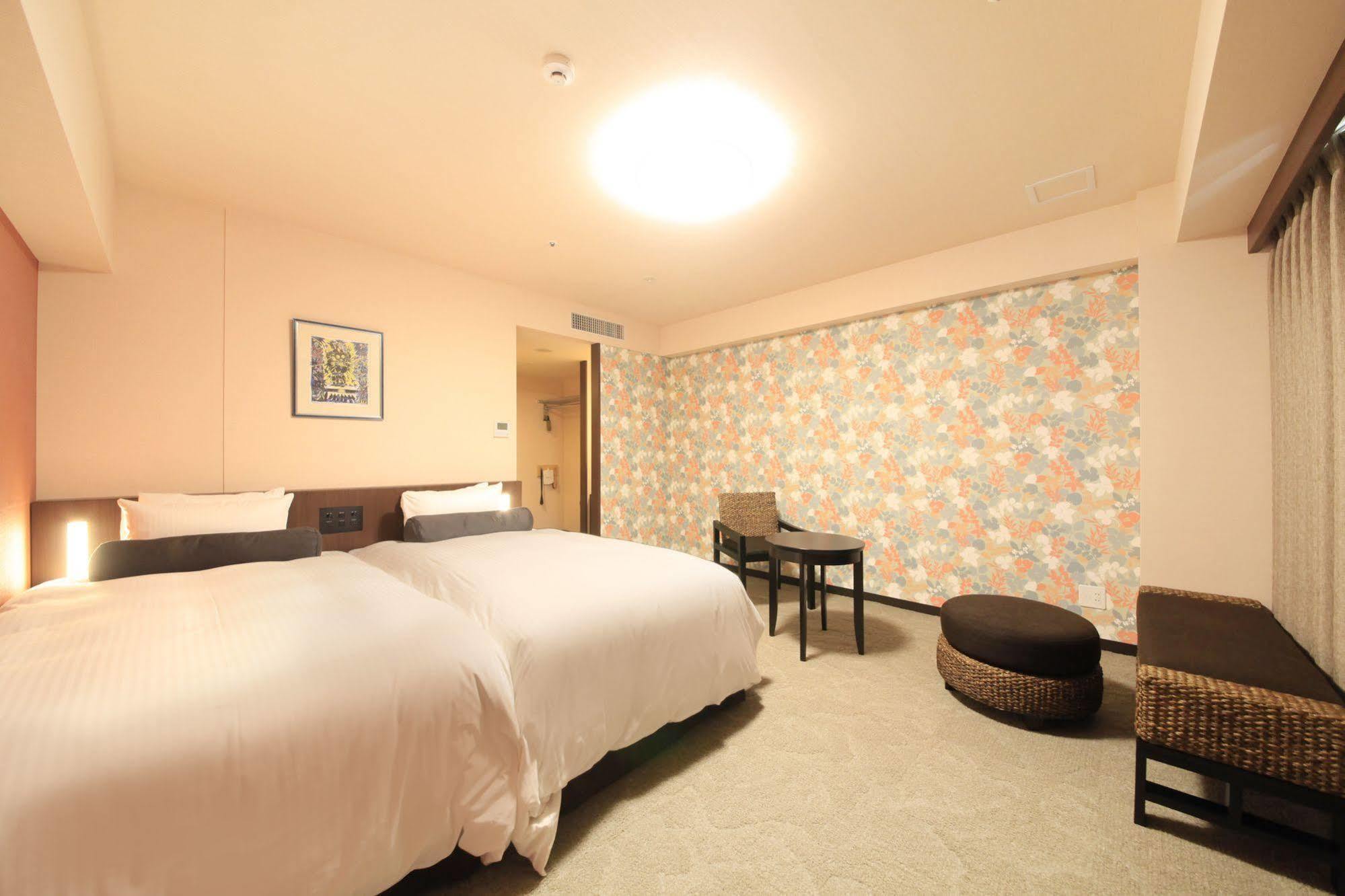 Richmond Hotel Naha Kumoji Exteriör bild