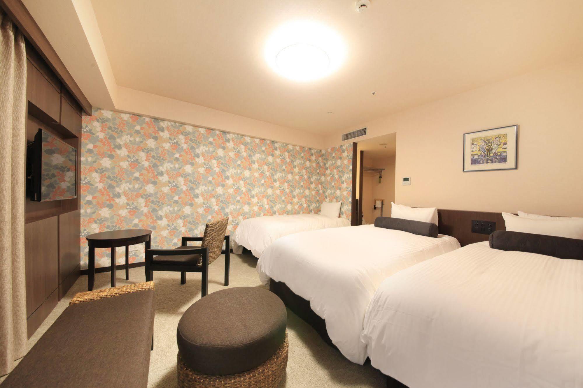 Richmond Hotel Naha Kumoji Exteriör bild